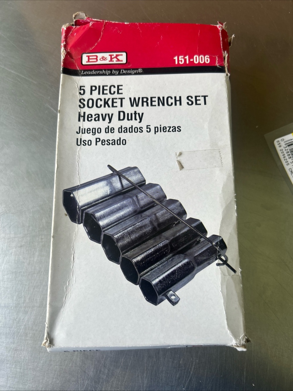 B & K 5 Piece Heavy Duty Socket Wrench Set - Black with handle